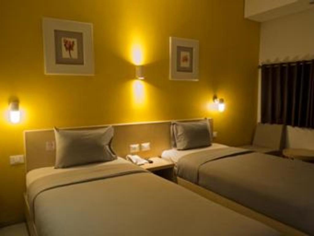 Hotel Tibera Taman Cibeunying Bandung Extérieur photo
