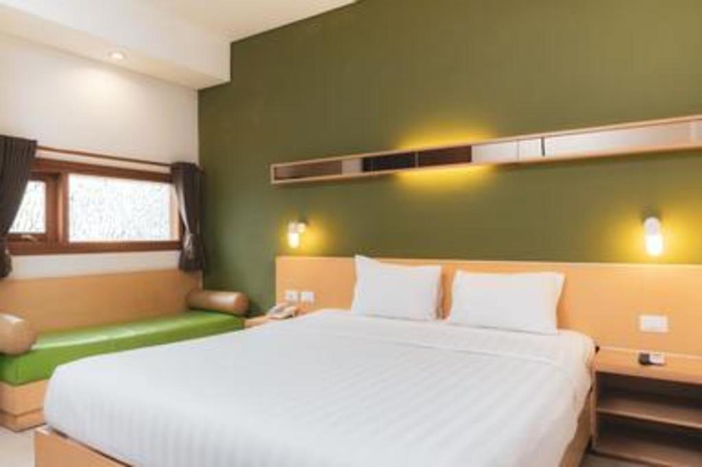 Hotel Tibera Taman Cibeunying Bandung Extérieur photo