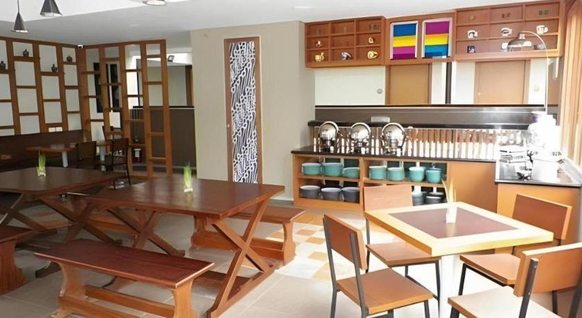 Hotel Tibera Taman Cibeunying Bandung Extérieur photo