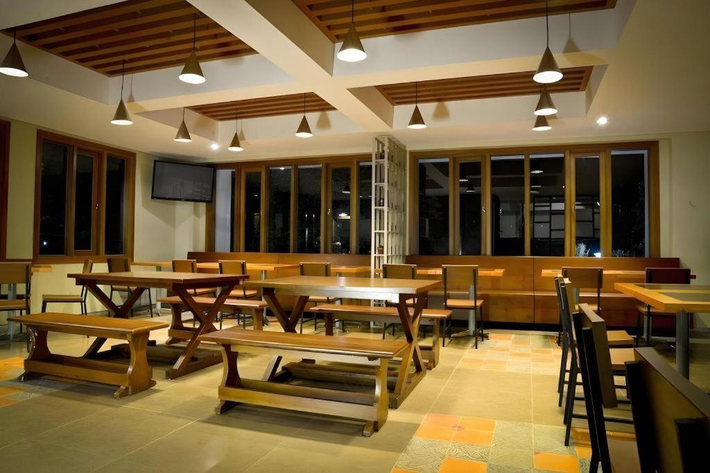 Hotel Tibera Taman Cibeunying Bandung Extérieur photo