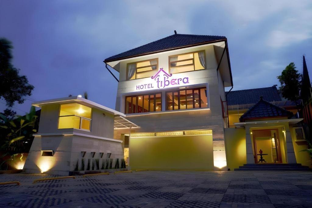 Hotel Tibera Taman Cibeunying Bandung Extérieur photo